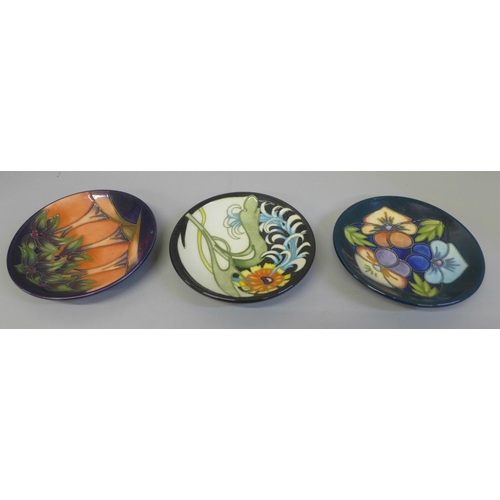 674 - Three Moorcroft trinket dishes:- New Forest, Lily Plume and Triple Choice, boxed