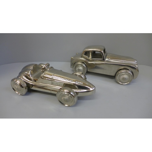 687 - Two cast metal cars