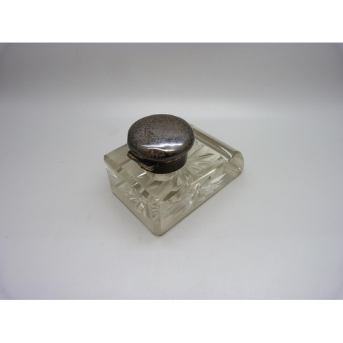 910B - A silver topped glass inkwell, Birmingham marks