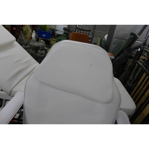 2442 - White vinyl massage/therapy table, converts to chair