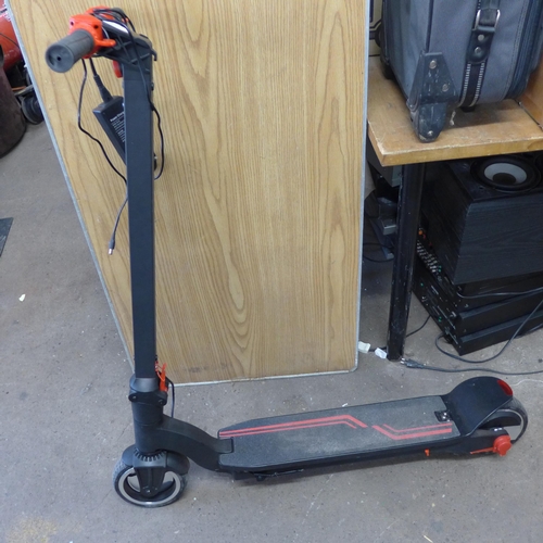 2445 - Electric scooter r gogo 3 350w with charger