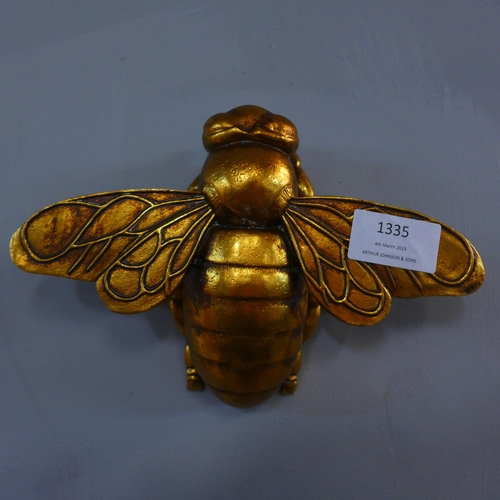 1335 - An ornamental Bumble Bee  (7DG50007)   *