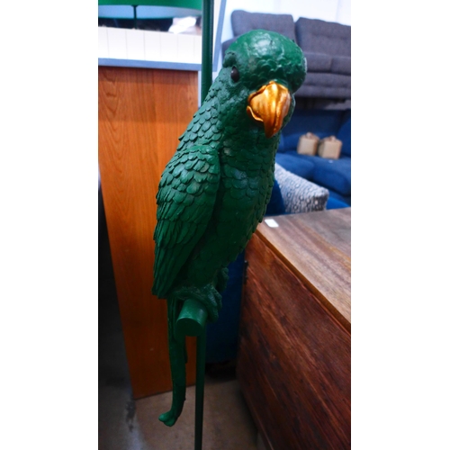 1345 - A green parrot lamp