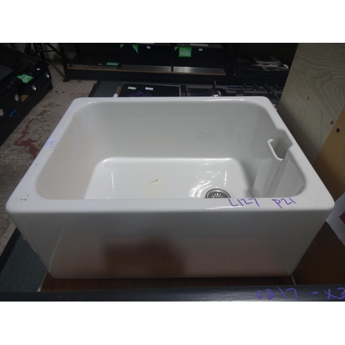 3122 - White Belfast Style Sink (381-127) * This lot is subject to VAT