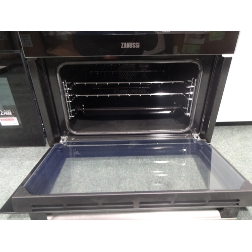 3151 - Zanussi Double Electric Oven - Stainless Steel (381-18) * This lot is subject to VAT