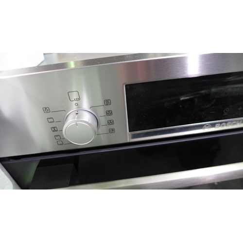 3176 - Bosch Serie 4 Single Oven - H595xW594xD548  - model no HBS534BS0B , Original RRP £357.5 inc. vat (37... 