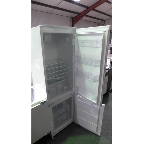 3195 - Zanussi 70/30 Fridge Freezer - Frost Free - H1772xW540xD549  - model no ZNHN18FS1 , Original RRP £56... 