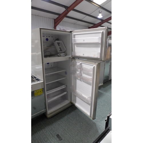 3216 - Samsung 70/30 Fridge Freezer, original RRP £400 inc. VAT (381-166) * This lot is subject to VAT