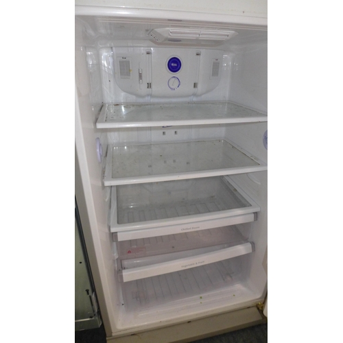 3216 - Samsung 70/30 Fridge Freezer, original RRP £400 inc. VAT (381-166) * This lot is subject to VAT