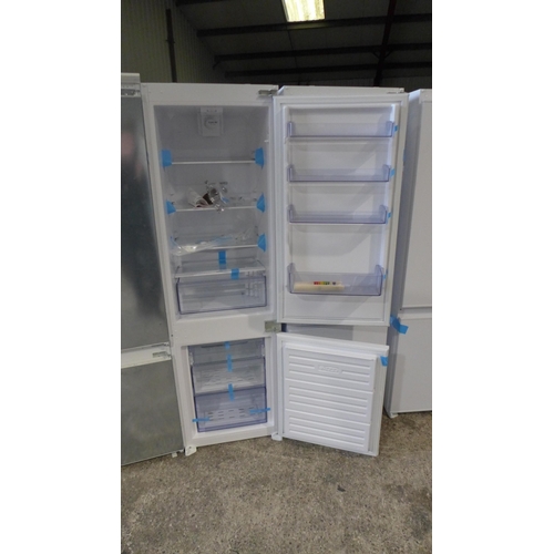 3281 - Zanussi 70/30 Frost Free Fridge Freezer (H1772xW540xD549) - model:- ZNHN18FS1, RRP £566.66 inc. VAT