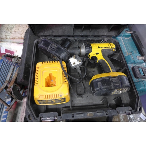 2048 - Dewalt cordless drill with 2 batteries and charger in case