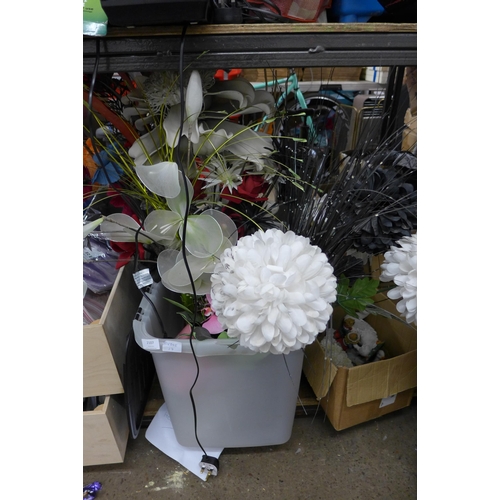 2107 - Approx. 12-15 mixed synthetic flowers and grasses plus box of animal figurines, some collectable Reg... 