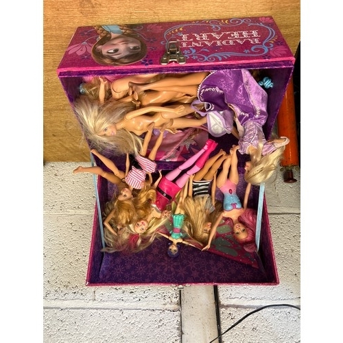 2079 - Box of approx 10 vintage Barbie dolls