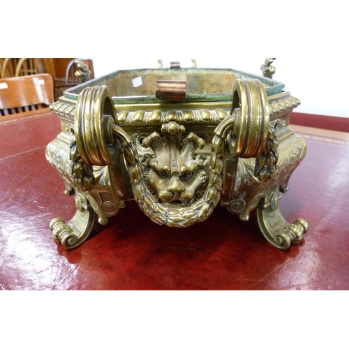 332 - A 19th Century French ormolu centrepiece