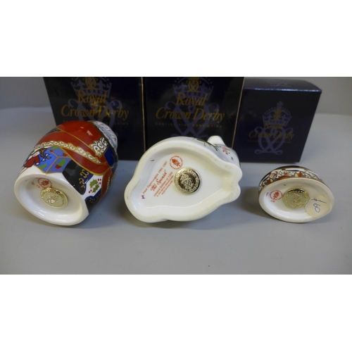 648 - Three Royal Crown Derby paperweights, Santa Claus, Spaniel and Ladybird, boxed