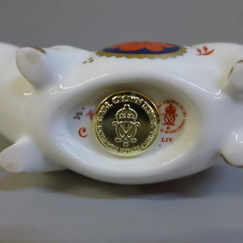 652 - A Royal Crown Derby pig paperweight, boxed