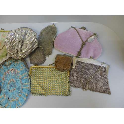 685 - A collection of vintage purses, seven chainmail and Art Deco style