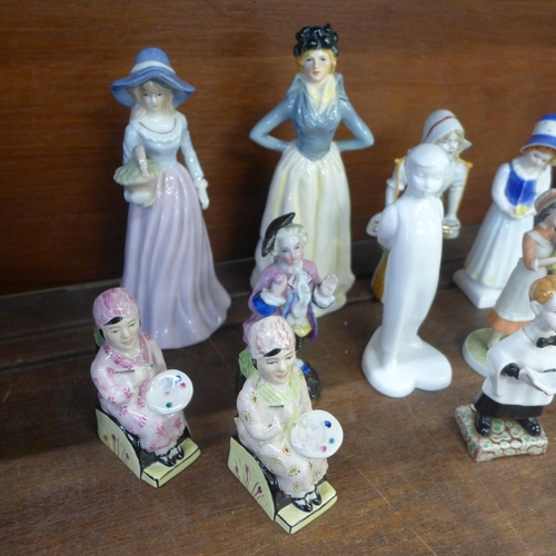 707 - A collection of Royal Doulton, Kevin Francis, Goebel, Wedgwood and other figures