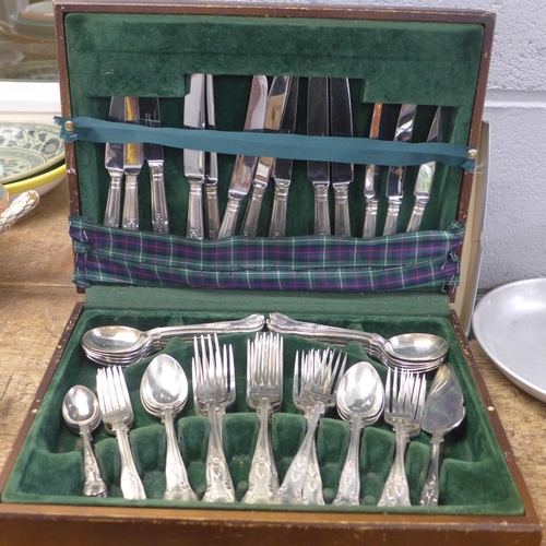 825 - A collection of plated cutlery