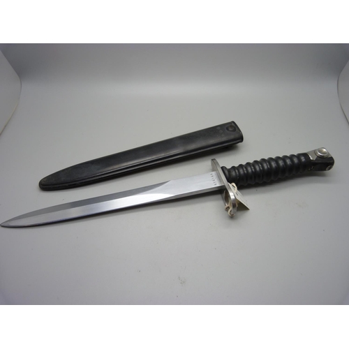 840 - A Swiss bayonet and scabbard