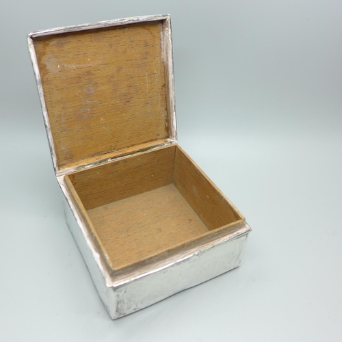 877 - A silver cigarette box, Sheffield 1907, 304g gross weight