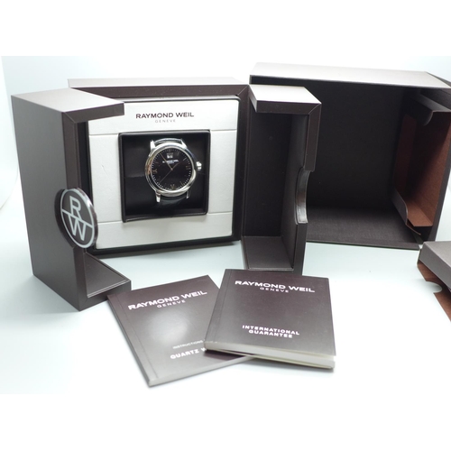 883 - A Raymond Weil Geneve dress wristwatch, boxed