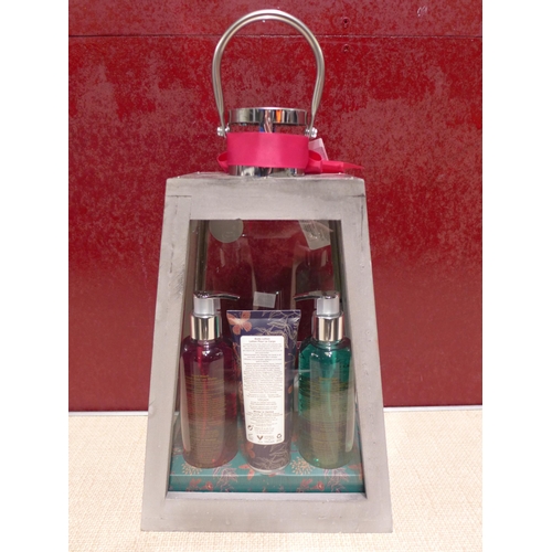 3072 - Wiv Rectangle Lantern Gift Set   (283-26) * This lot is subject to VAT