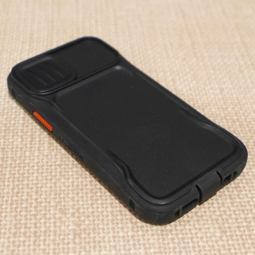 3088 - Tech21 Evomax Black 13m iPhone Holster (283-51) * This lot is subject to VAT