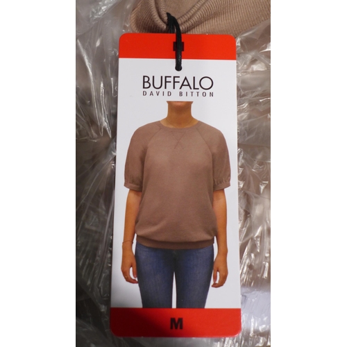 3130 - Bag of mixed sized brown buffalo ladies tops