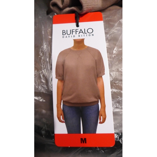 3131 - Bag of mixed sized brown buffalo ladies tops