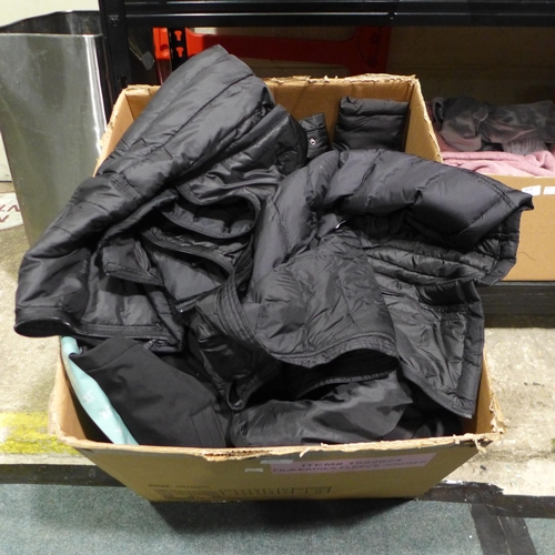 3179 - Box of mixed sized mens coats/jackets/gillets