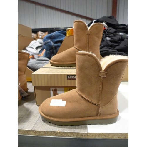 3214 - Pair of K/S ladies Shearling boots (tan/size 4)