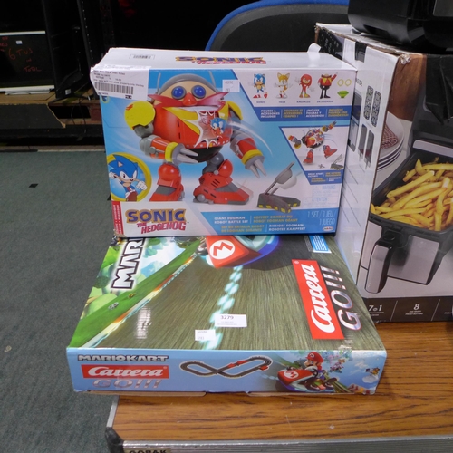 3279 - Sonic & Eggman Battleset and Mario Kart Racetrack with 2 cars   (283-410,411) * This lot is subject ... 