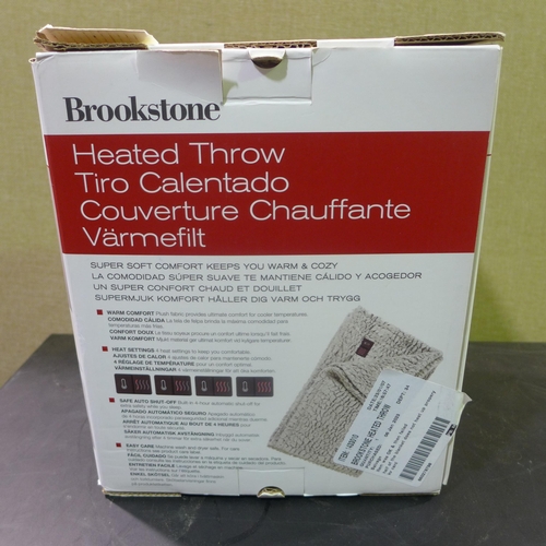 3316 - Brookstone Heated Throw 50x 60  (283-482) * This lot is subject to VAT