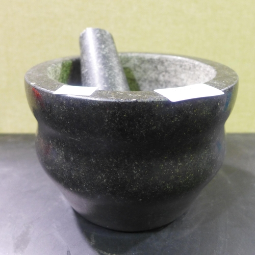 3319 - Cole & Mason Pestle & Mortar 18Cm      (281-427)   * This lot is subject to vat