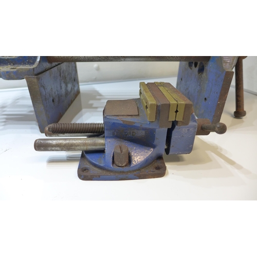 2002 - Record 521/2 E joiners bench vice with quick release, and Record Marples RM2075 revolving/reverse ta... 