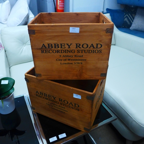 1367 - A set of wooden Abbey Road LP record storage boxes (FL3326)