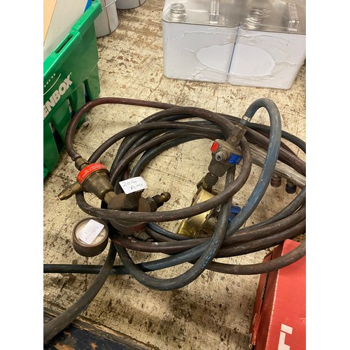 2008 - Oxy-acetylene welding torch with pressure hose and gauges