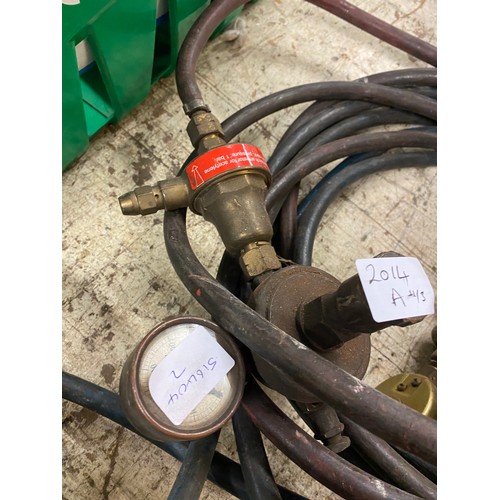 2008 - Oxy-acetylene welding torch with pressure hose and gauges