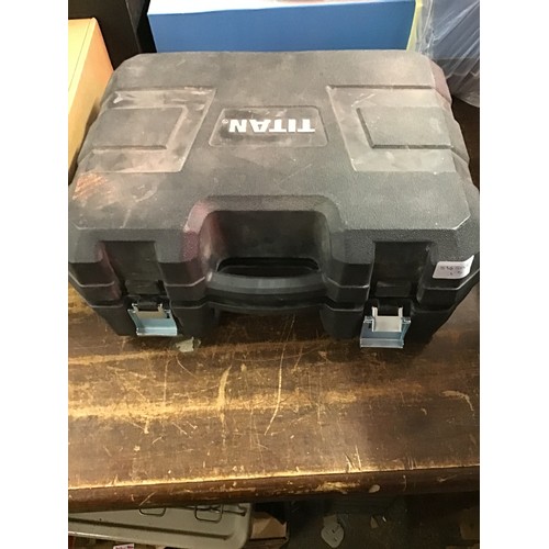 2076 - Titan wall chaser 240v, 1700w in case - used