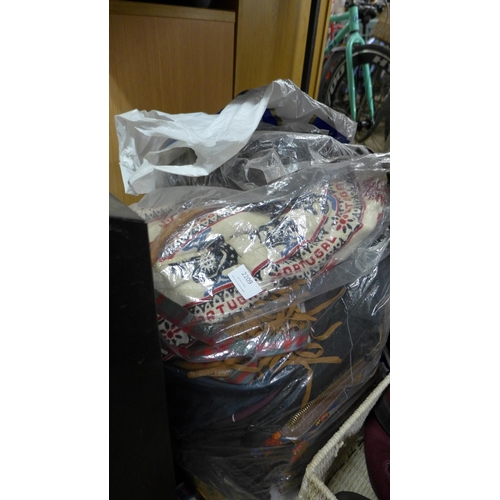 2211 - Approx 50 items of mixed clothing with approx 12 handbags and 4 pairs of shoes