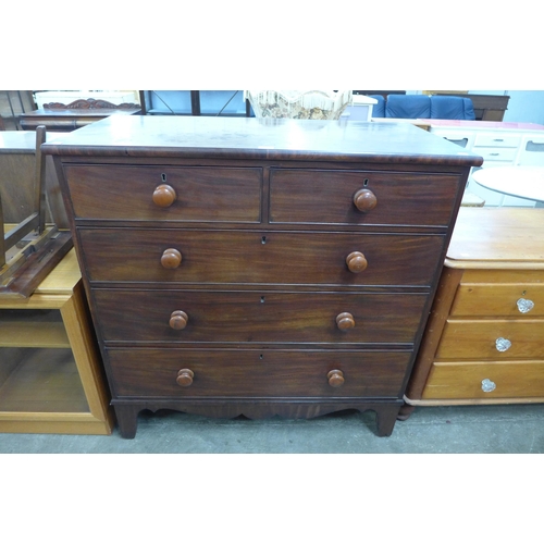 100 - A George III mahogany chest of drawers