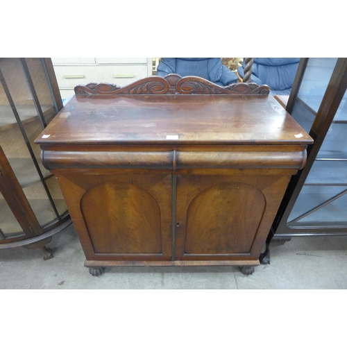 152 - A Regency mahogany chiffonier, manner of Gillows