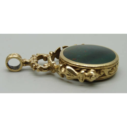 1044 - A 9ct gold bloodstone and agate set swivel fob, 11.1g