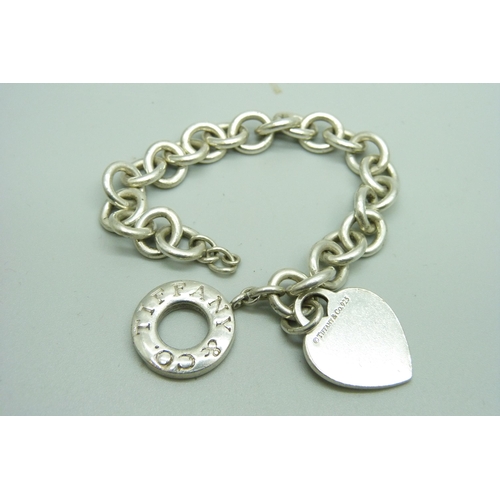 1078 - A Tiffany silver bracelet, lacking toggle fastener 41g