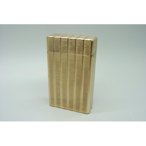 1086 - A Dupont gold plated cigarette lighter