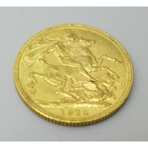 1127 - A 1912 gold sovereign