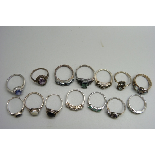 1128 - Fourteen silver rings