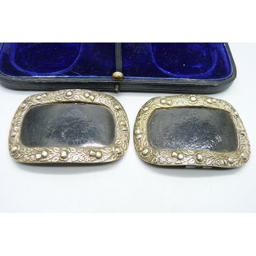 1157 - A pair of Georgian buckles in original fitted case