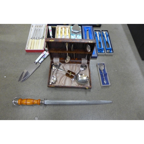 1208 - Assorted cased cutlery and two silver handled knives **PLEASE NOTE THIS LOT IS NOT ELIGIBLE FOR POST... 